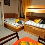 Spacieux A 2 Km Des Pistes De *