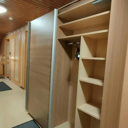 De La Hutte A 2 Km Des Pistes De Casa vacanze