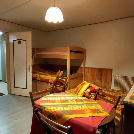 Spacieux A 2 Km Des Pistes De Holiday home