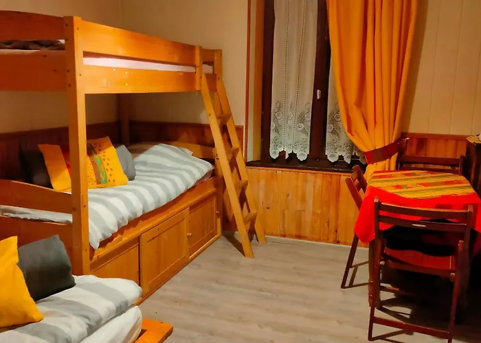 Spacieux A 2 Km Des Pistes De بيت للعطل